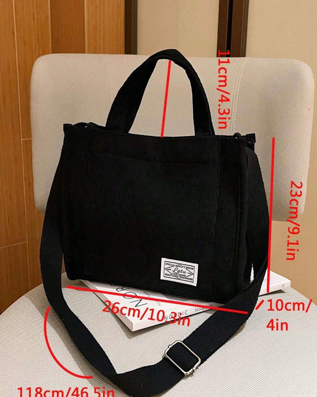 Bolso Cuadrado Negro con Correa Ajustable
