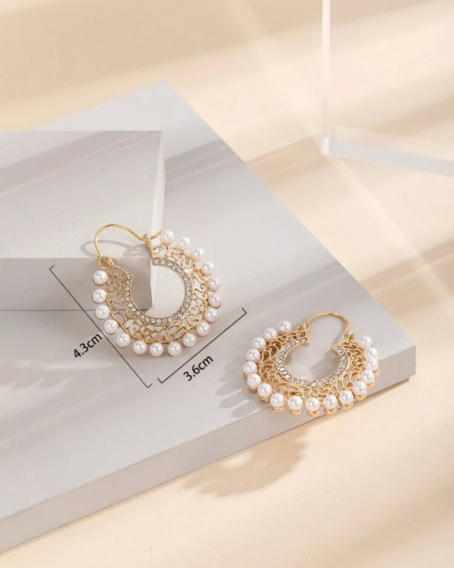 Argollas con Perlas Pequeñas Blancas