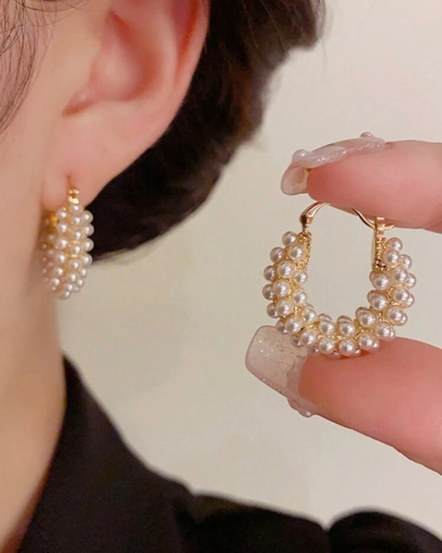 Aros Dorados con Perlas Blancas