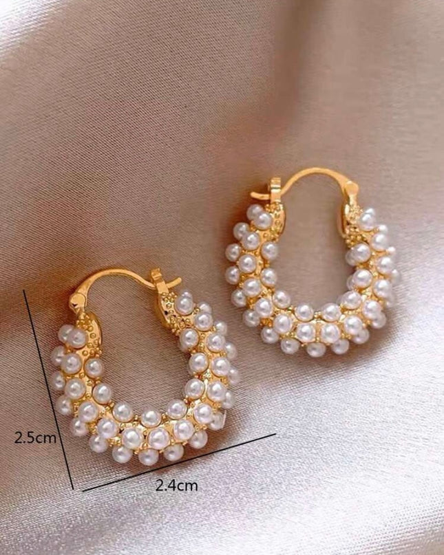 Aros Dorados con Perlas Blancas