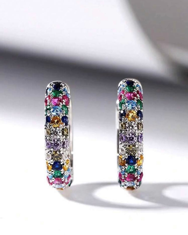 Aretes Pequeños con Diamantes de Colores