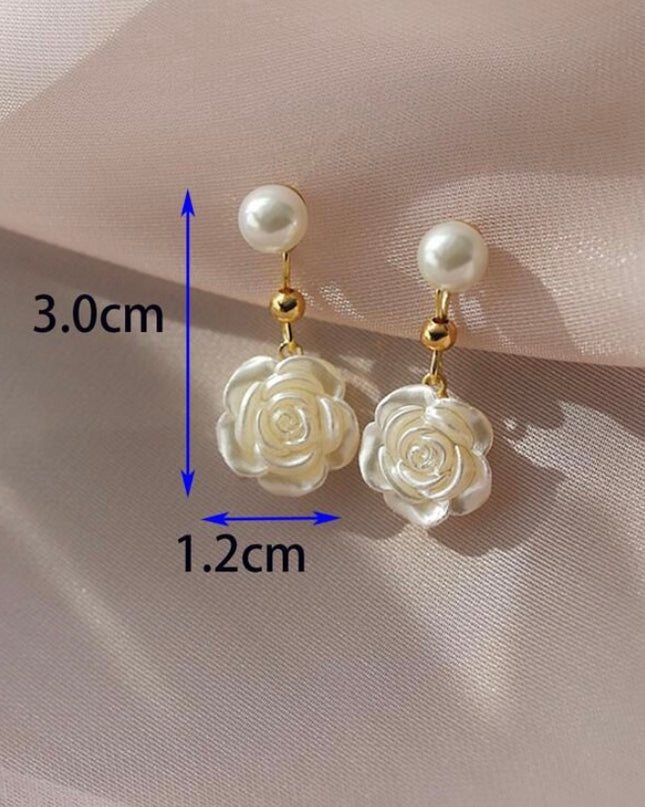 Aretes Cortos Rosa Blanca