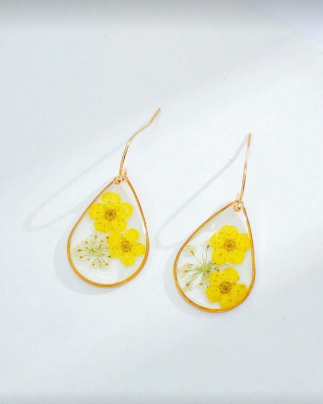 Aretes Resina Flores Amarillas “No me olvides”
