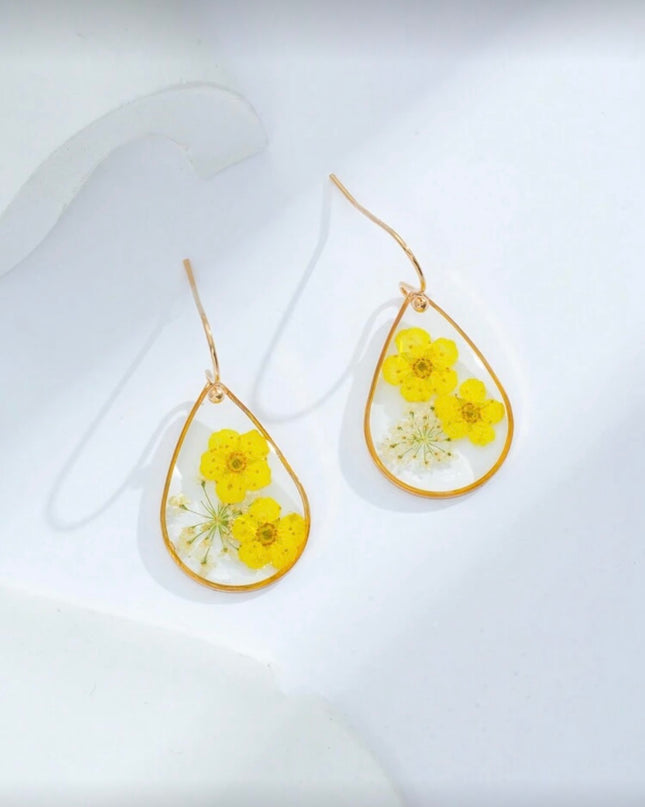 Aretes Resina Flores Amarillas “No me olvides”