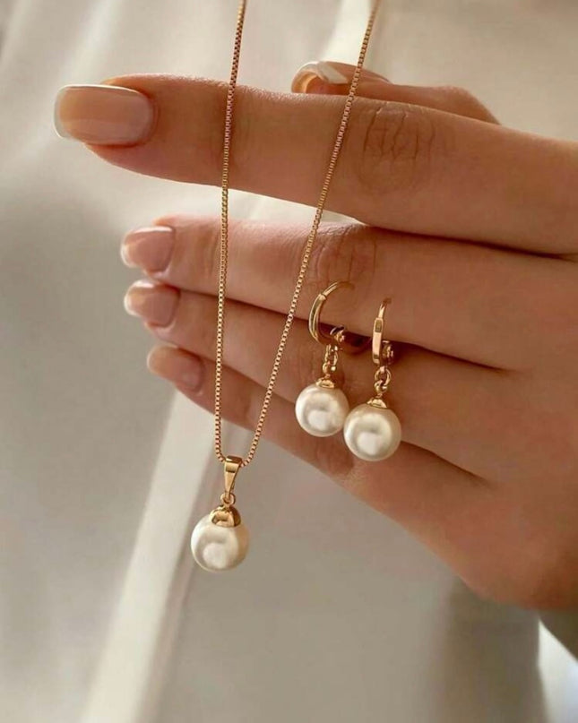 Set 3 Piezas Collar y Pendientes de Perlas