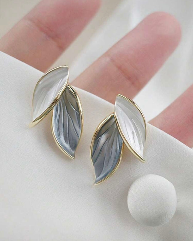 Aretes Doble Hoja Blanco Celeste