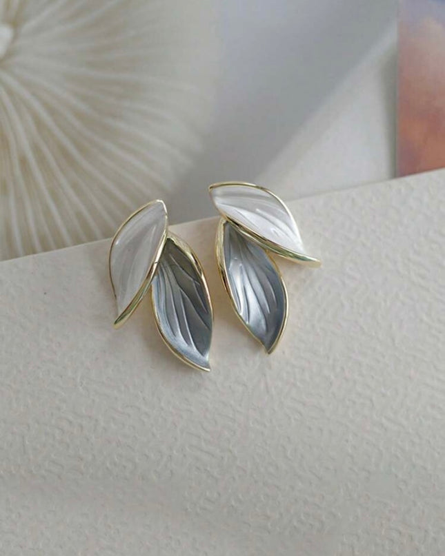 Aretes Doble Hoja Blanco Celeste