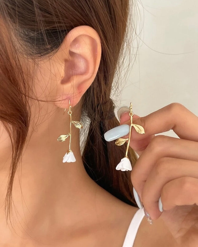 Aretes Rosa Blanca Colgante