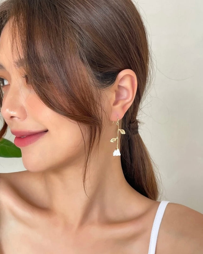 Aretes Rosa Blanca Colgante