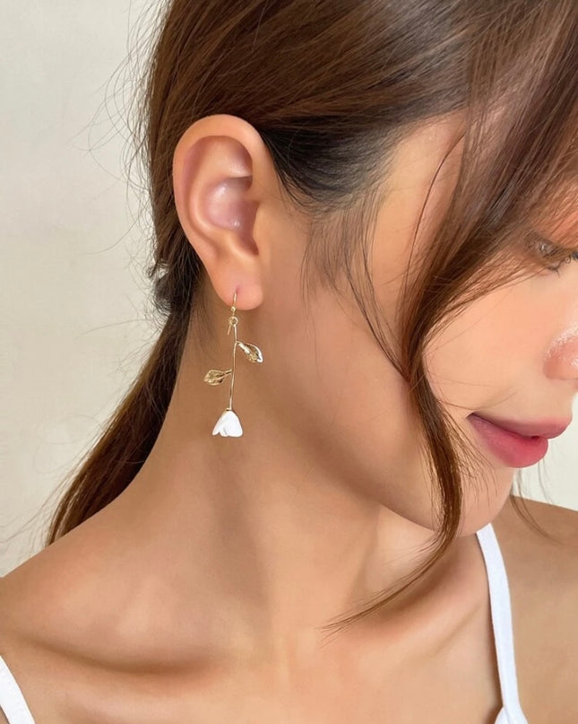 Aretes Rosa Blanca Colgante