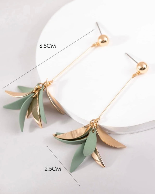 Aretes Largos Hojas Doradas y Verdes Colgantes