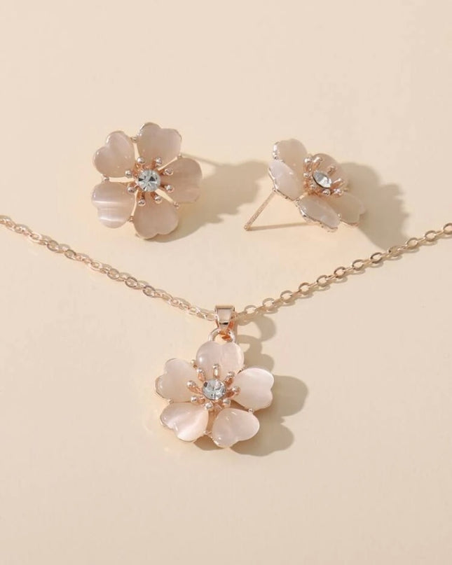 Juego Dorado Rosa Flor Aretes y Collar
