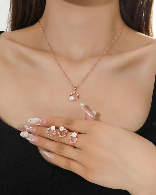 Juego de Flores Aretes, Collar y Anillo