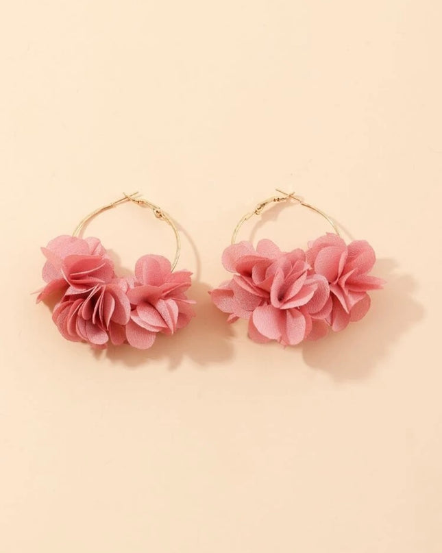Aros Dorados Flores Rosadas