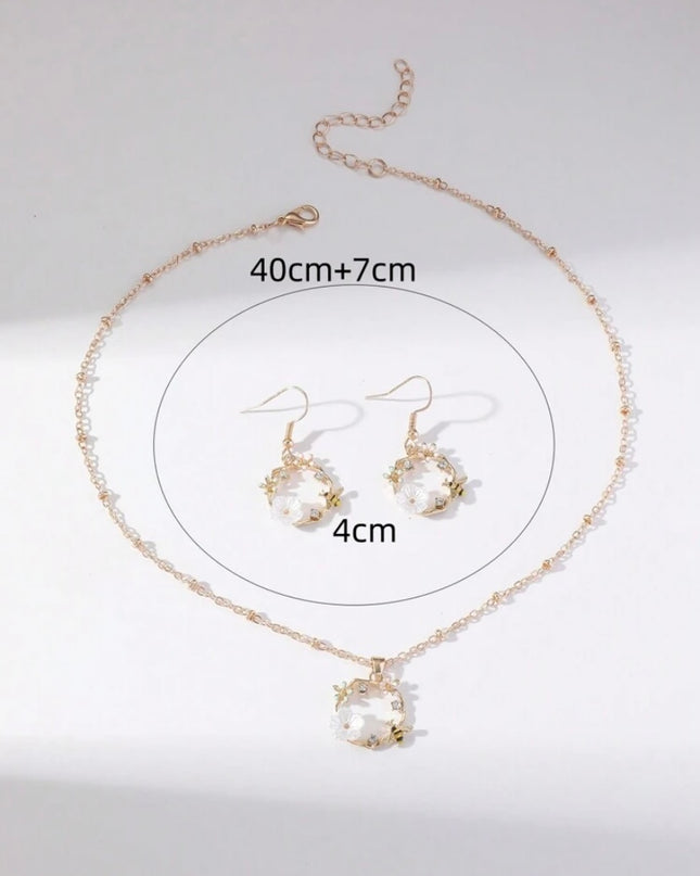 Juego de Aretes y Collar con Flores y Abejita