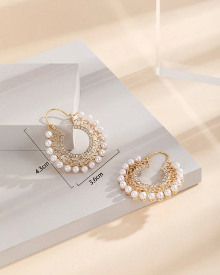Argollas con Perlas Pequeñas Blancas