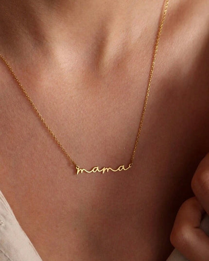 Collar Minimalista Palabra “Mamá”