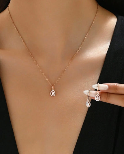 Juego de Pendientes y Collar de Zirconia Cúbica forma de gota