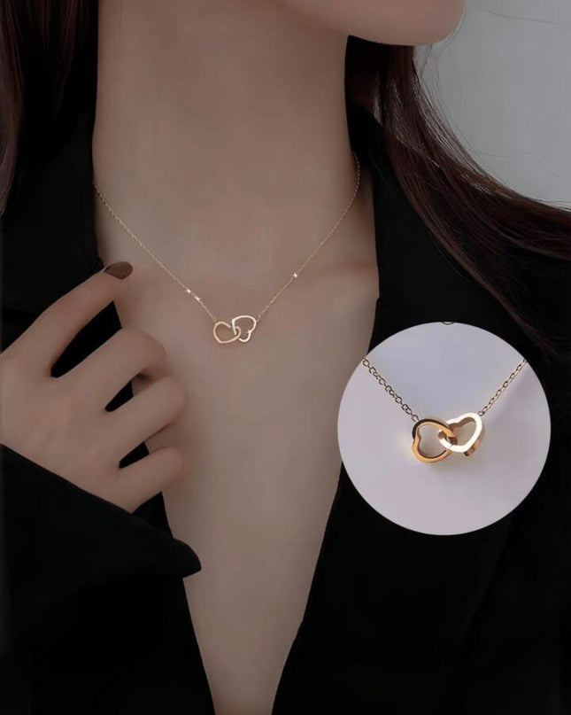 Conjunto de Joyas Aretes y Collar con forma de Corazón