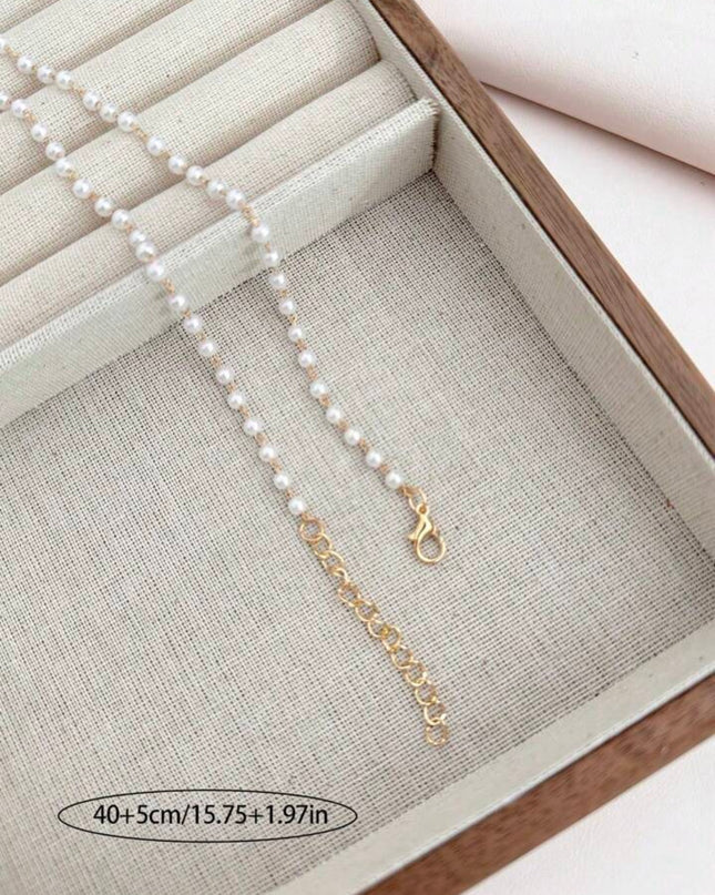 Collar con Diseño de Cereza y Perlas Blancas