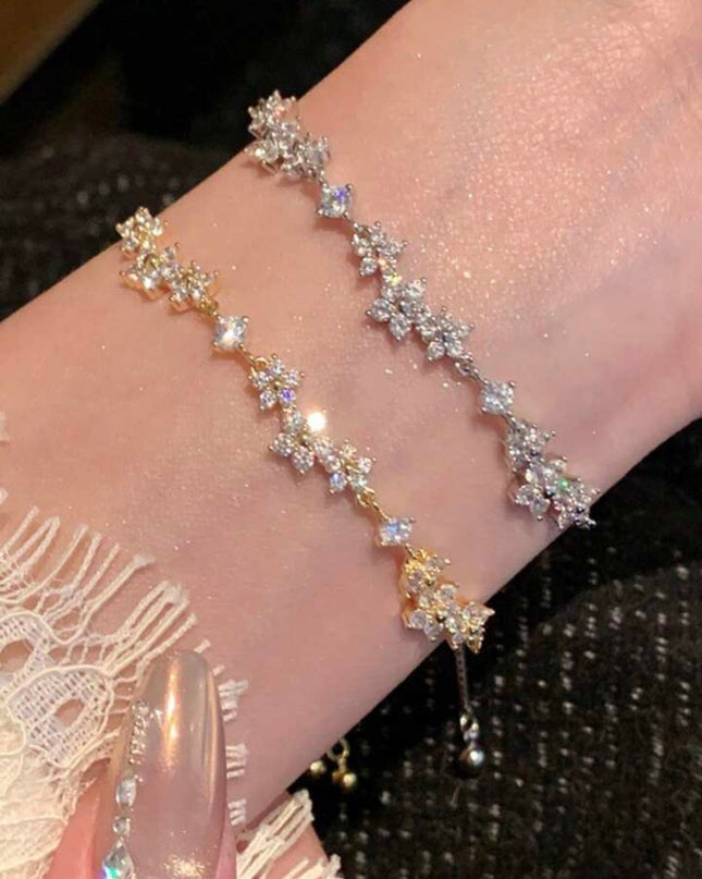 Brazalete ajustable de Flor de 5 pétalos con Circonita cúbica