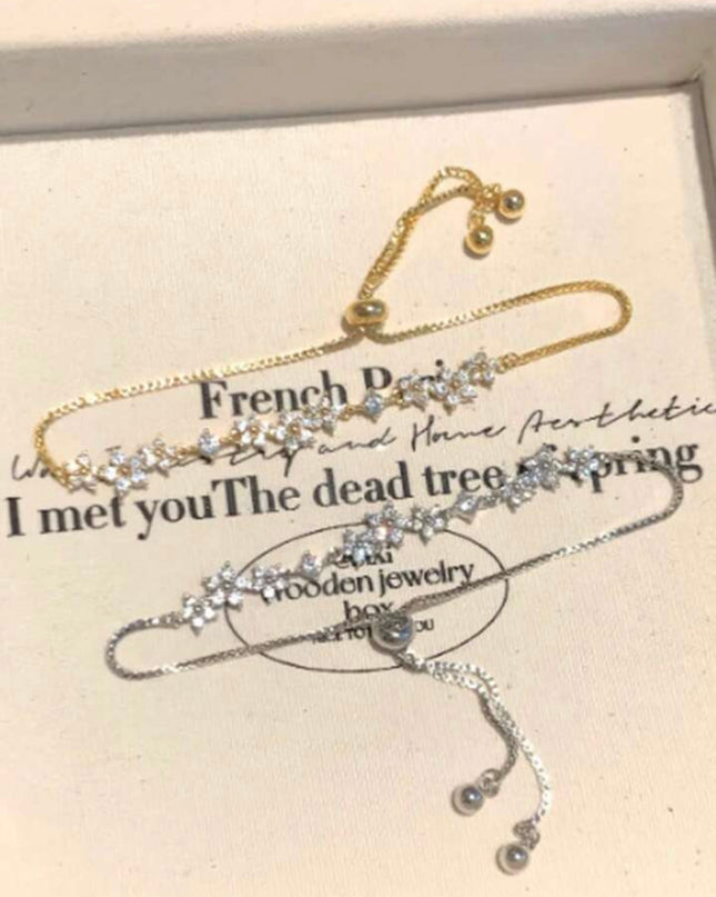 Brazalete ajustable de Flor de 5 pétalos con Circonita cúbica