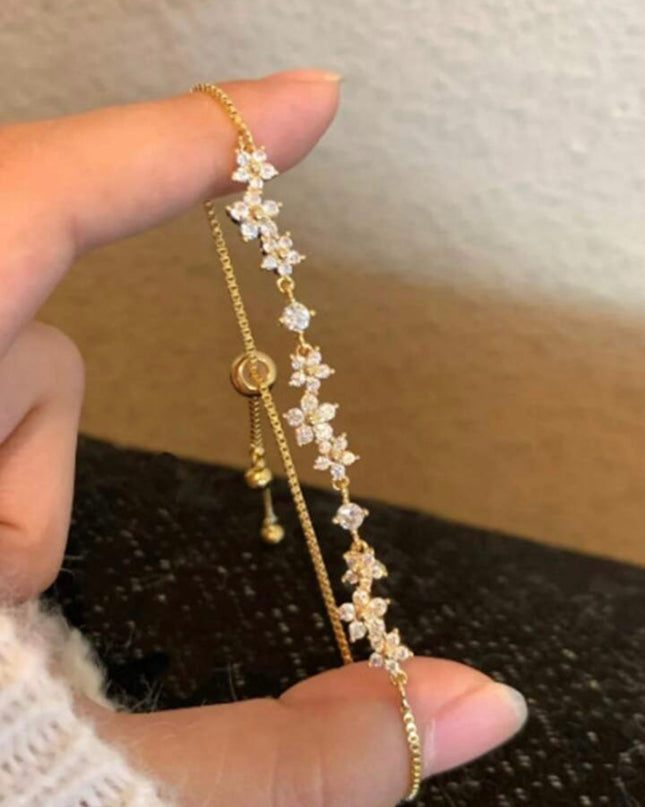 Brazalete ajustable de Flor de 5 pétalos con Circonita cúbica