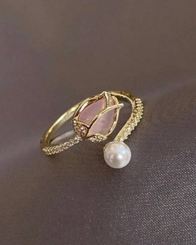 Anillo ajustable con Detalles de Perla y diseño de Tulipán