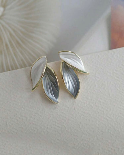 Aretes Doble Hoja Blanco Celeste