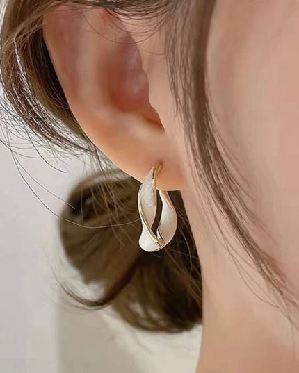 Argollas Blancas con Detalles Dorados
