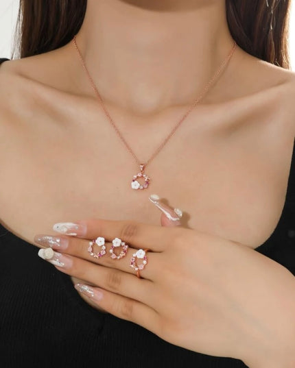 Juego de Flores Aretes, Collar y Anillo