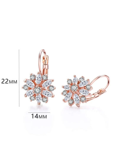 Pendientes Flor con Detalles Diamantes