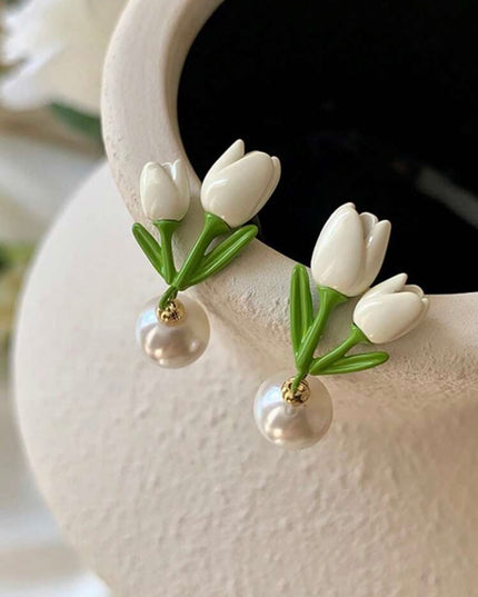 Aretes Tulipanes Blancos con Perla